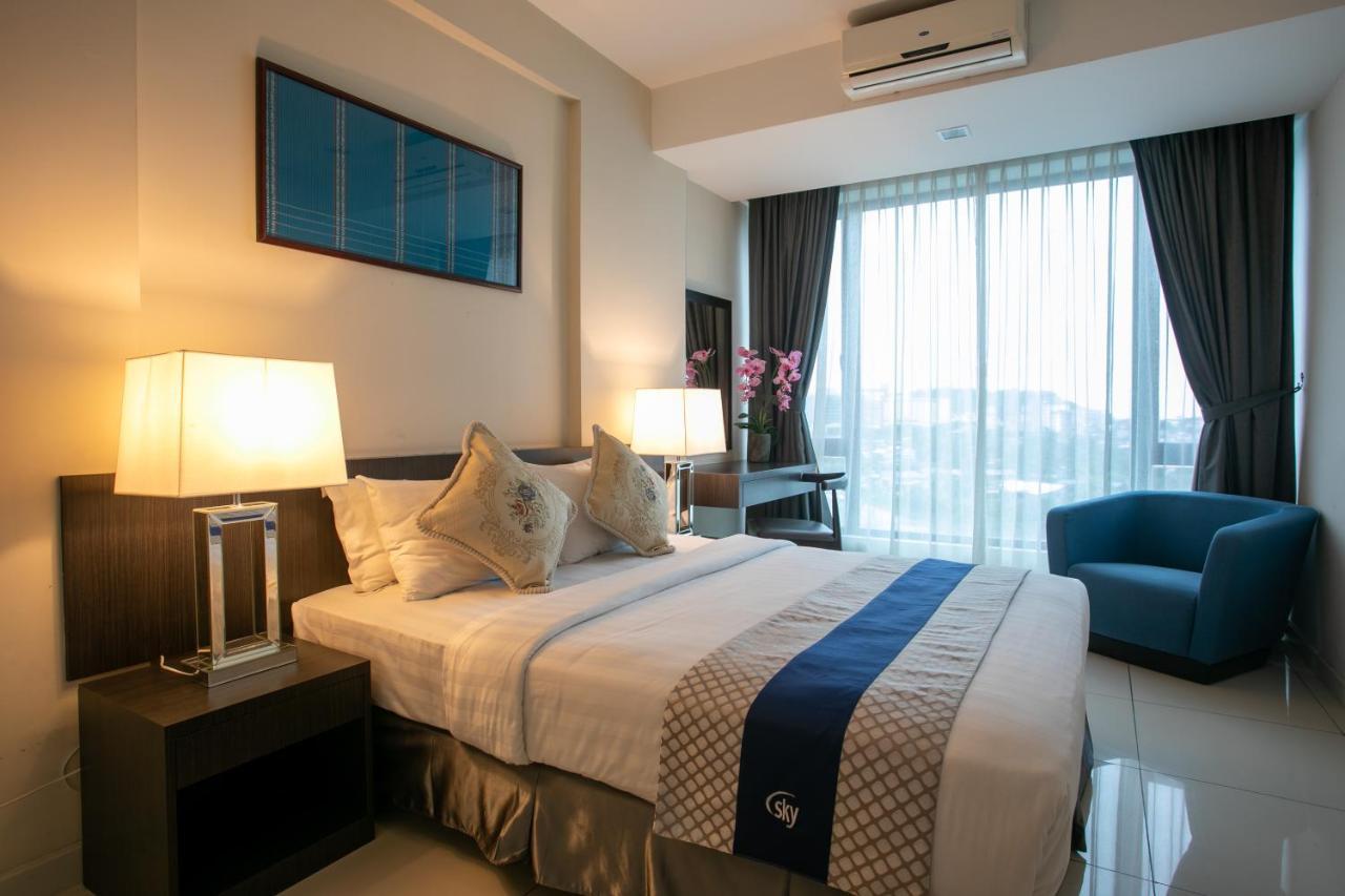 Sky Hotel Kota Kinabalu Exterior photo