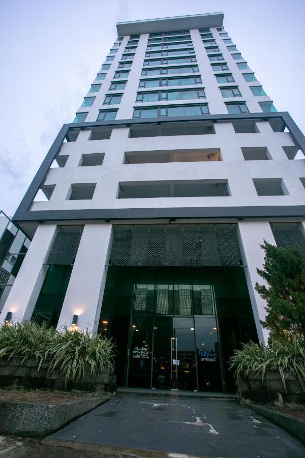 Sky Hotel Kota Kinabalu Exterior photo
